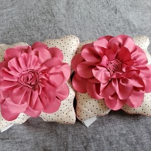 3D Accent Flower Pillows Set